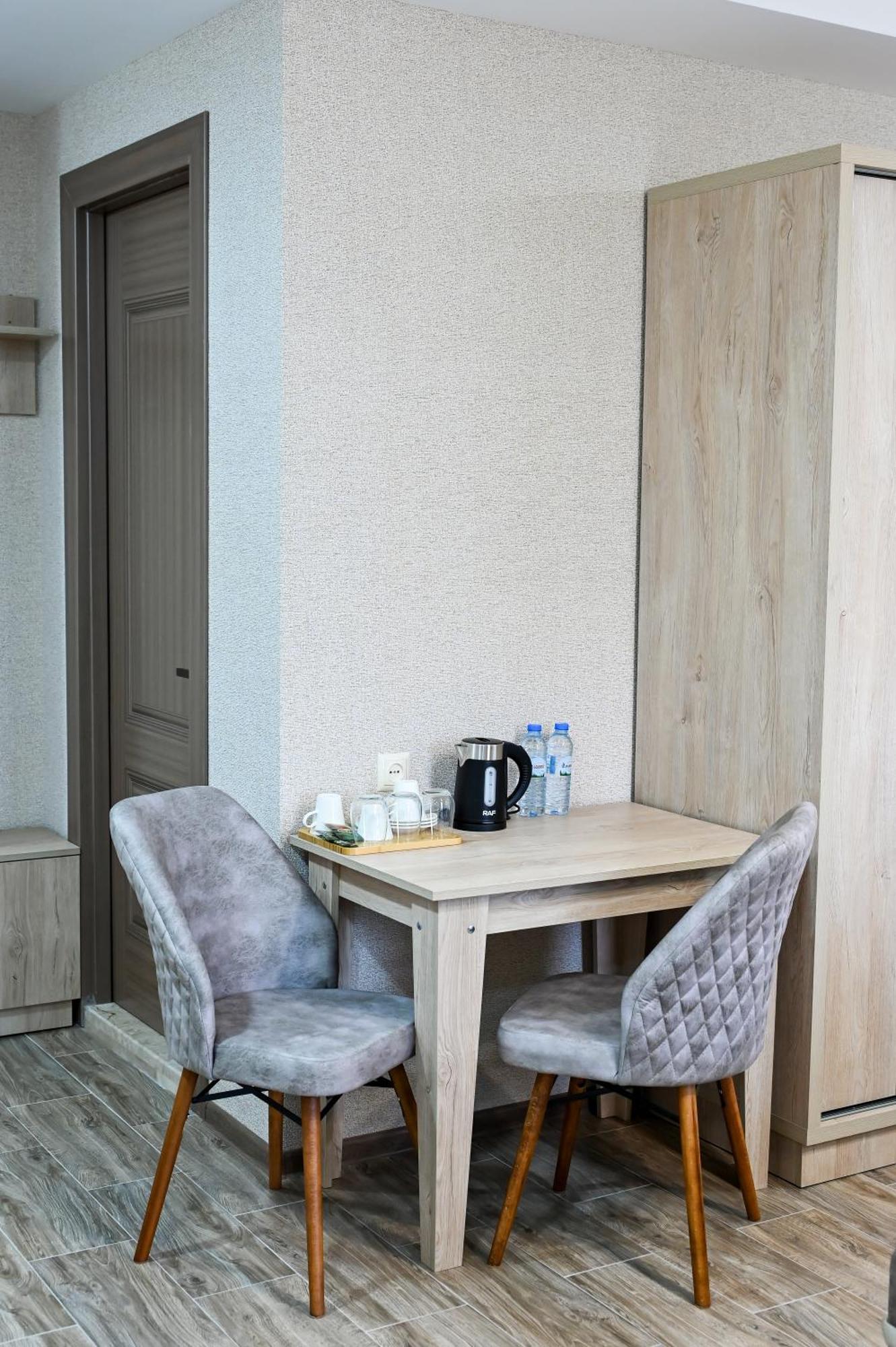 Hotel K124 Kutaisi Luaran gambar