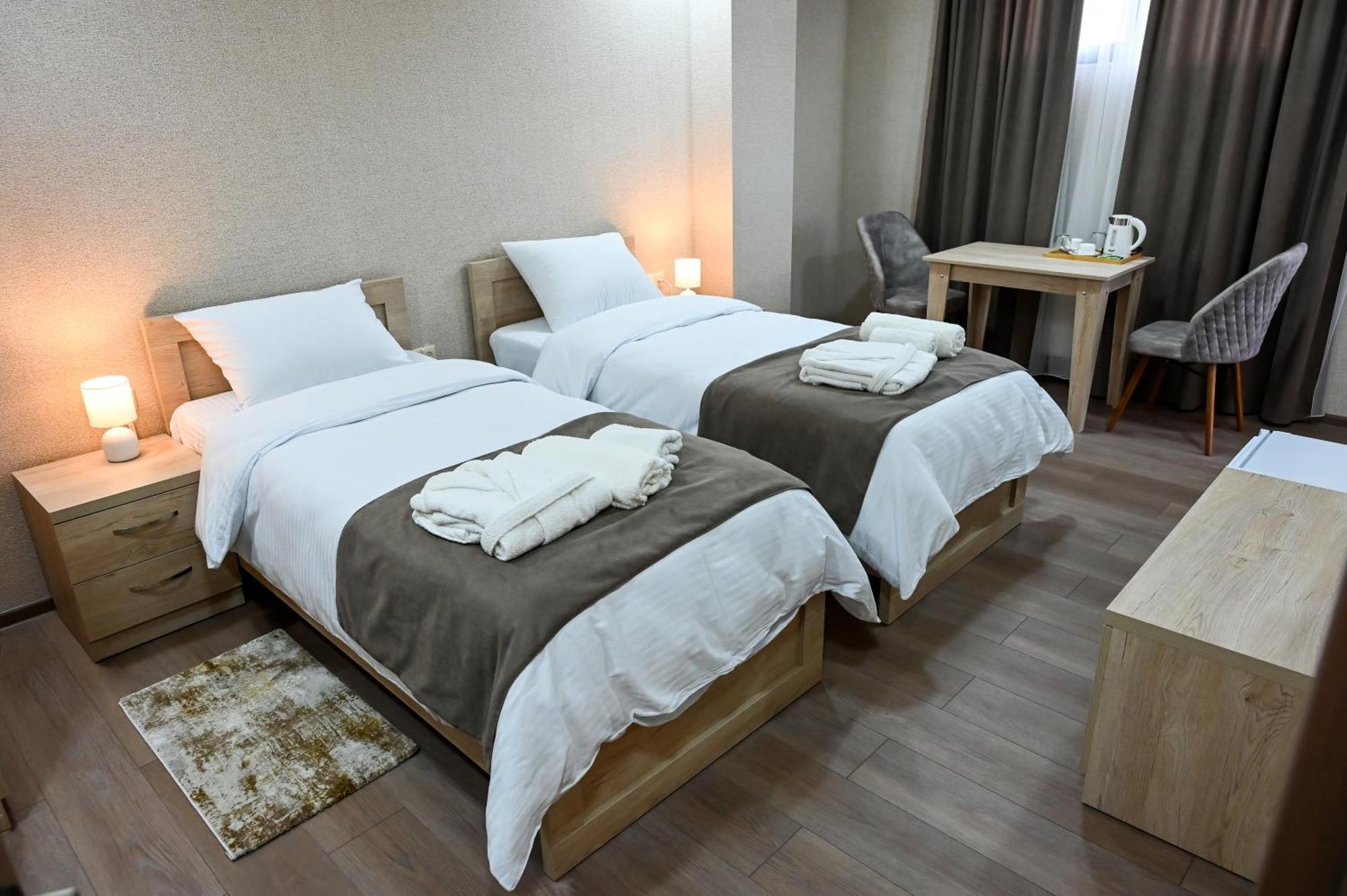 Hotel K124 Kutaisi Luaran gambar