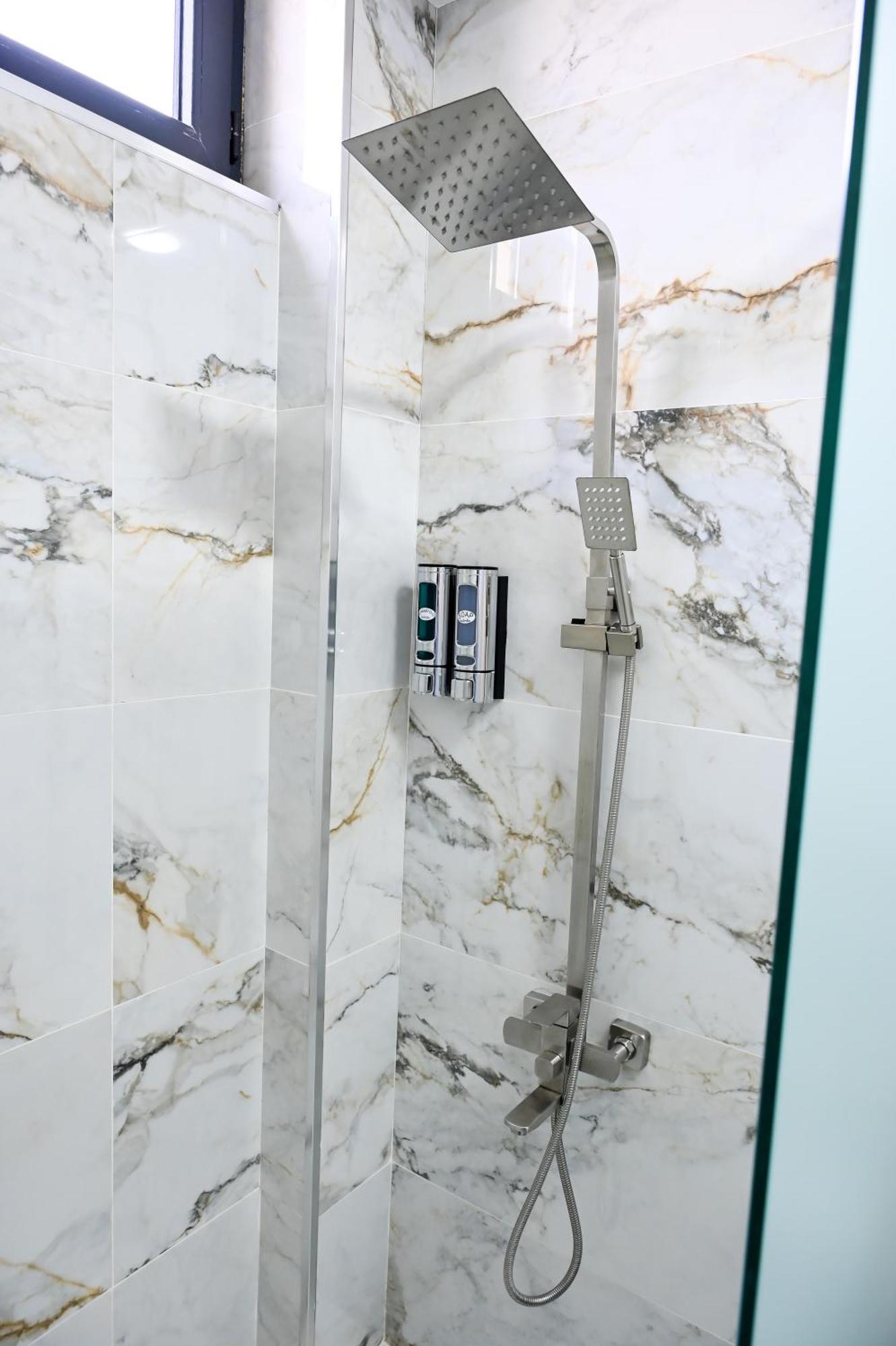 Hotel K124 Kutaisi Luaran gambar