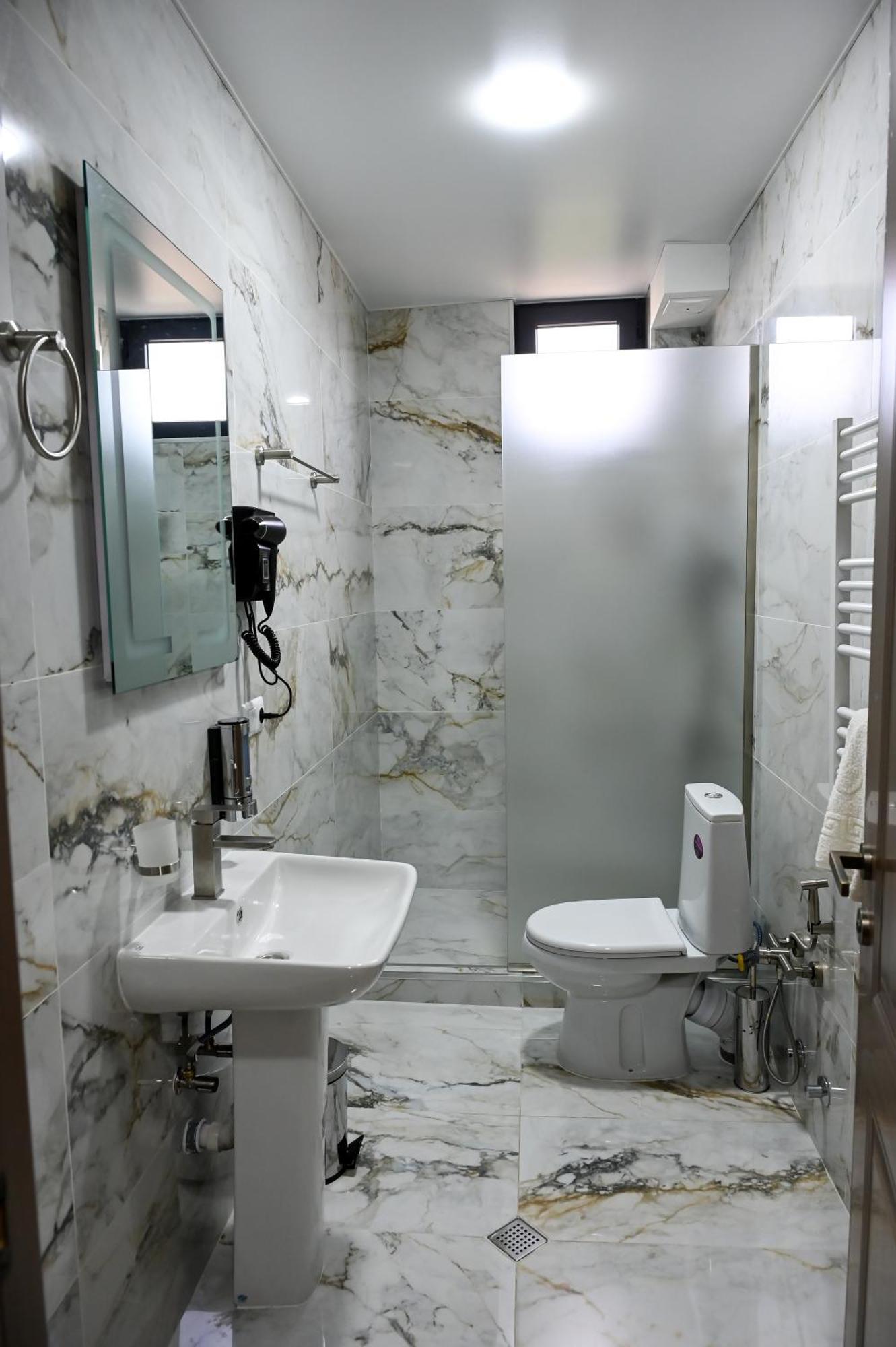 Hotel K124 Kutaisi Luaran gambar